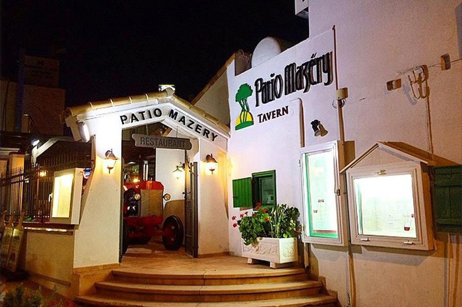 Patio Mazery Tavern