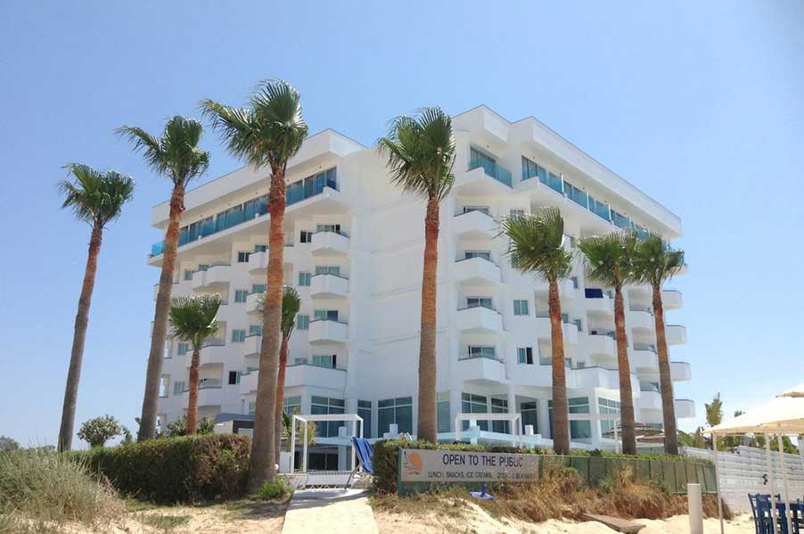 Tasia Maris Sands Beach Hotel