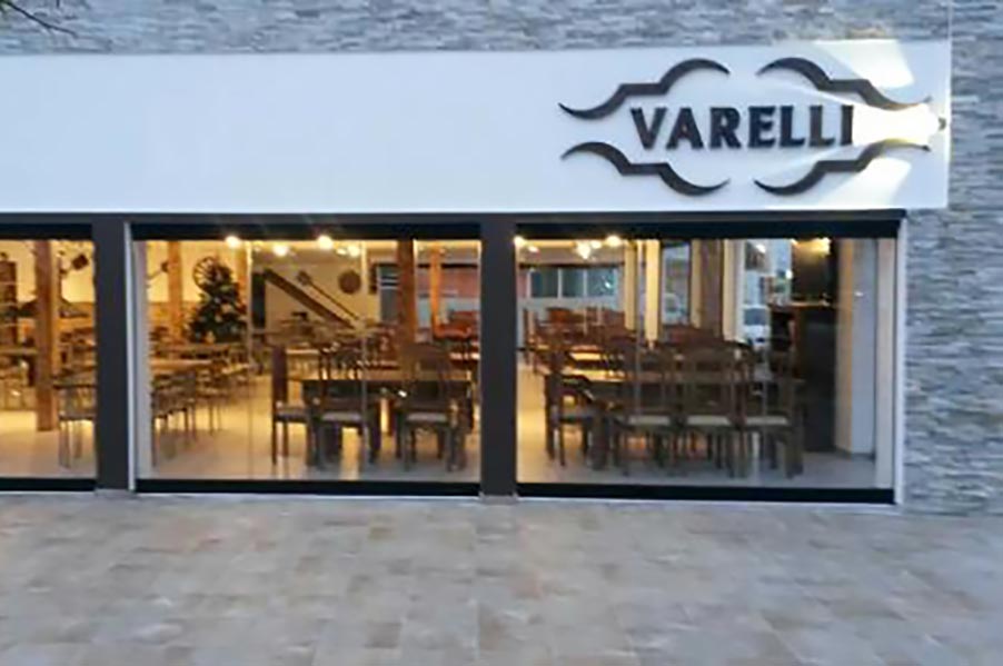 To Varelli Village Tavern