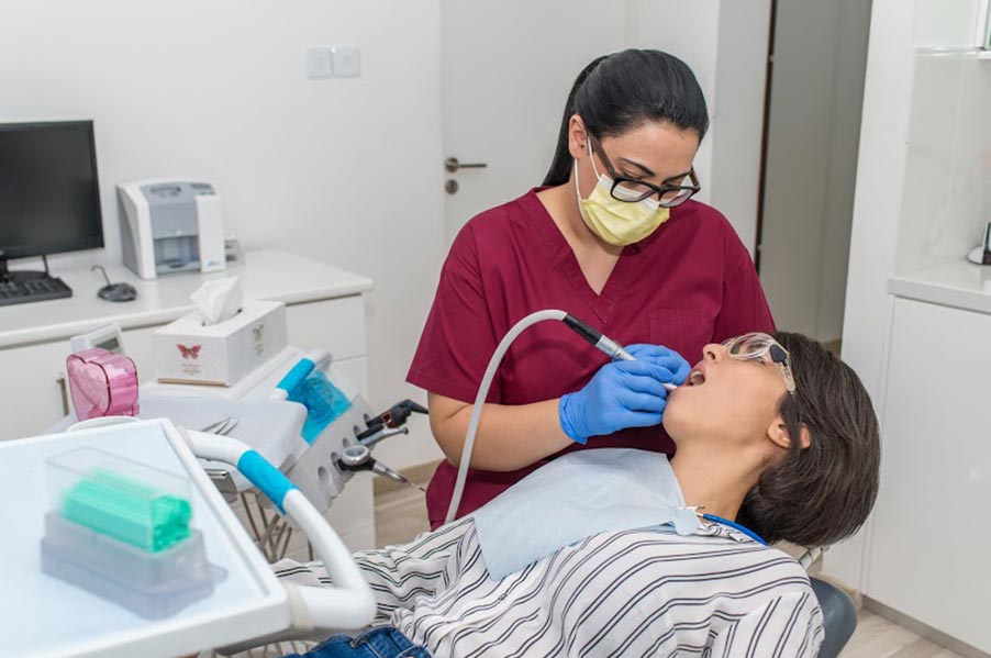 Dr. Natali Tsangari (Dentist)