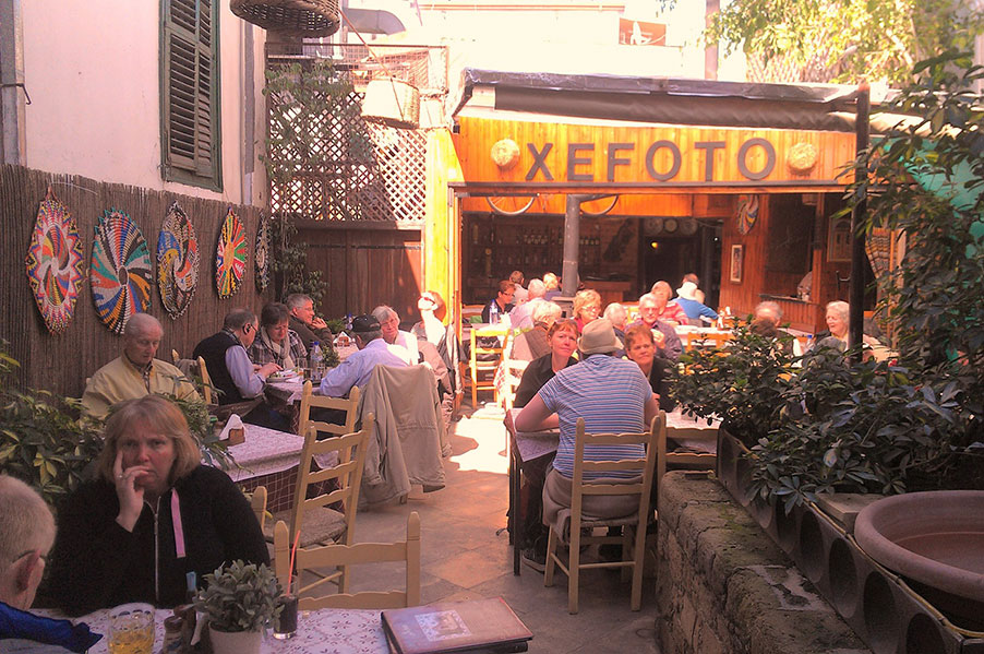 Xefoto tavern
