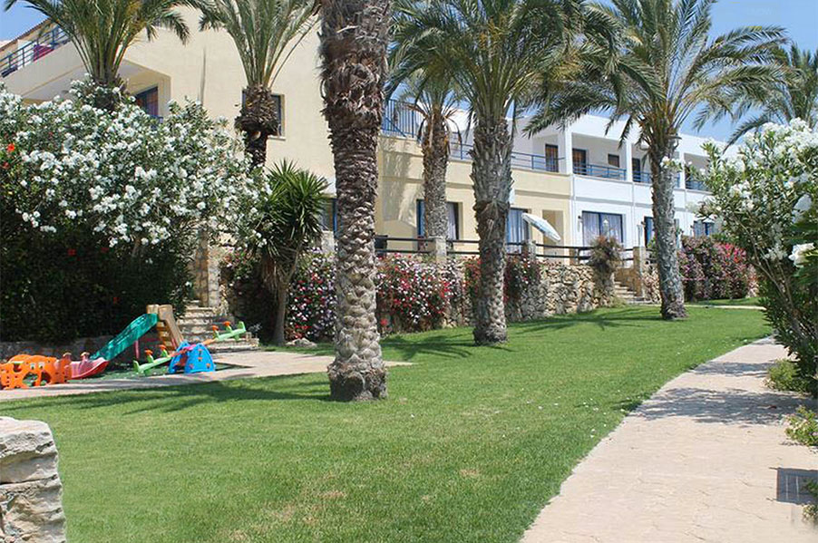 Vrachia Beach Hotel