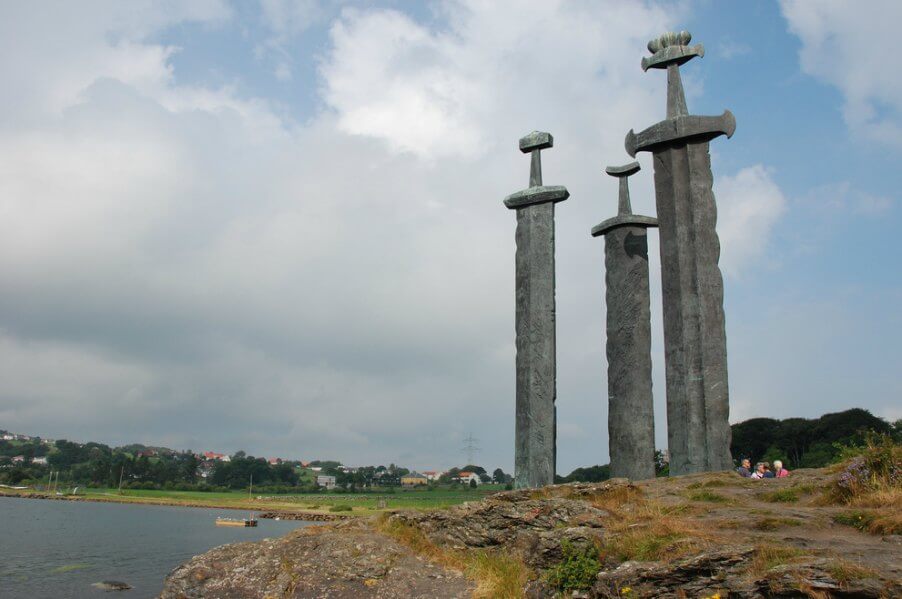 Sverd i fjell (3 Swords)