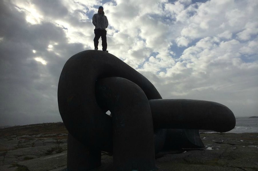 Alexander Kielland minnesmerket 'Broken Chains Oil Platform Memorial'